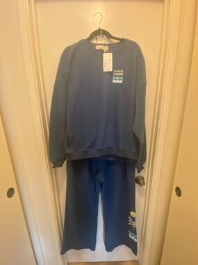 Blue Cozy 🏖️ Vibes Sweatsuit Set - Graphic Crewneck & Wide Leg Pants